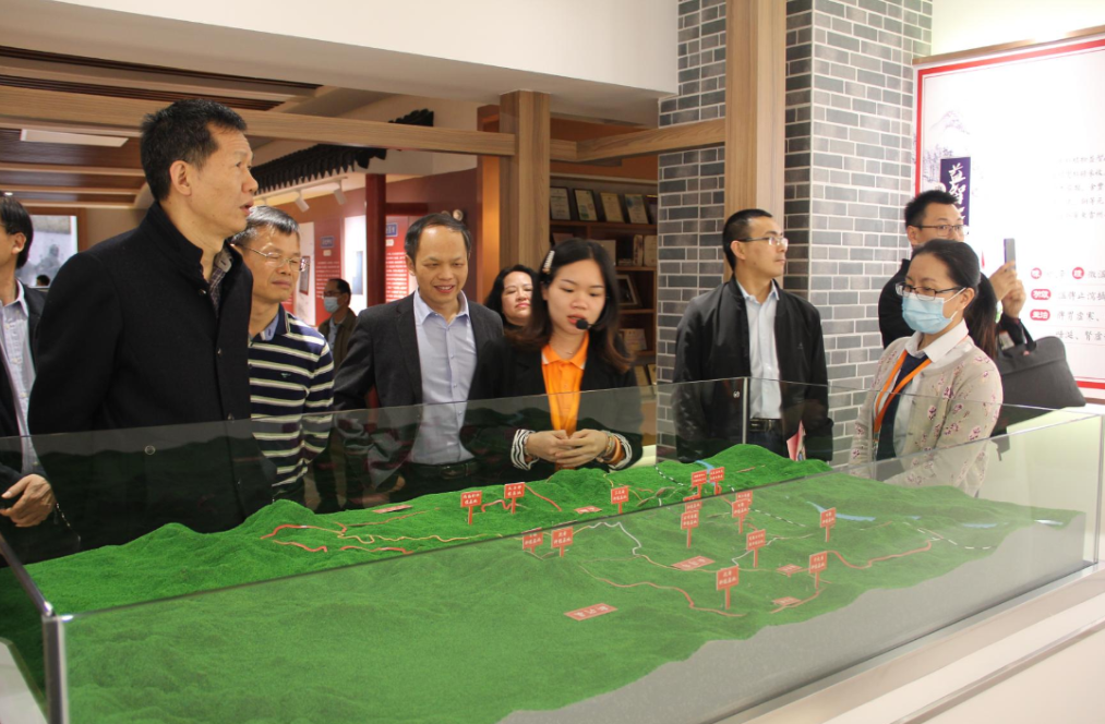 #園區動態# 廣東省社科院調研組蒞臨衍生健康醫藥產業園參觀調研